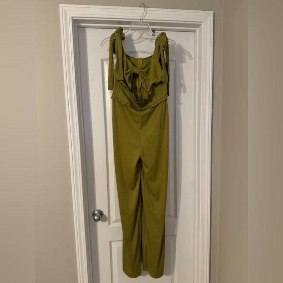 NWT Green Wide Leg Cutout Tie Strap Jumpsuit - Picture 5 of 8